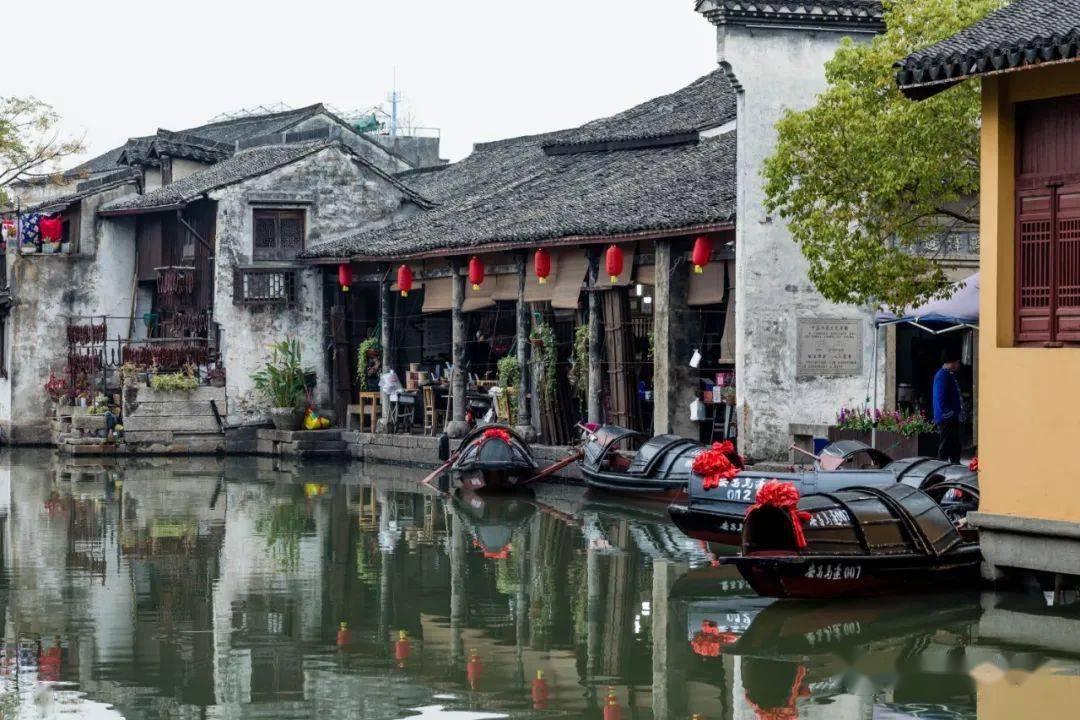 为什么说标准模型还不够完善，宇宙中存在尚未发现的新粒子？游戏画面